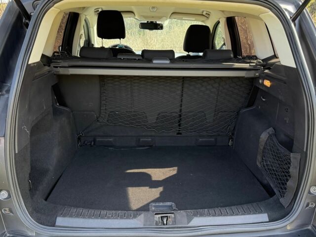 Серый Форд Куга, объемом двигателя 2 л и пробегом 278 тыс. км за 11900 $, фото 8 на Automoto.ua