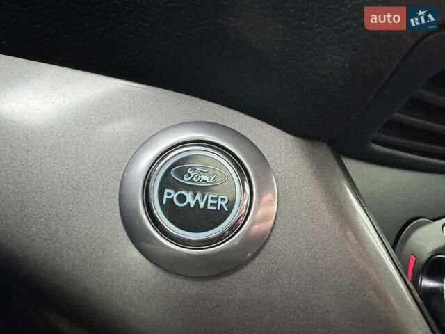 Форд Куга 2013 в Киеве на Automoto.ua Серый Форд Куга, объемом двигателя 2 л и пробегом 187 тыс. км за 10700 $, фото 18 на Automoto.ua
