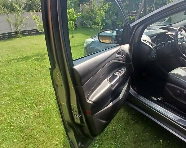 Серый Форд Куга, объемом двигателя 2 л и пробегом 207 тыс. км за 13500 $, фото 15 на Automoto.ua