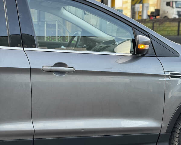 Серый Форд Куга, объемом двигателя 1.6 л и пробегом 187 тыс. км за 10599 $, фото 25 на Automoto.ua