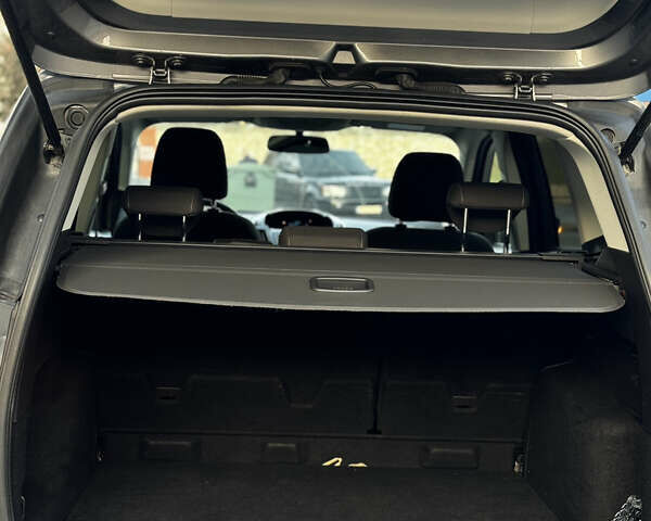 Серый Форд Куга, объемом двигателя 1.6 л и пробегом 187 тыс. км за 10599 $, фото 39 на Automoto.ua