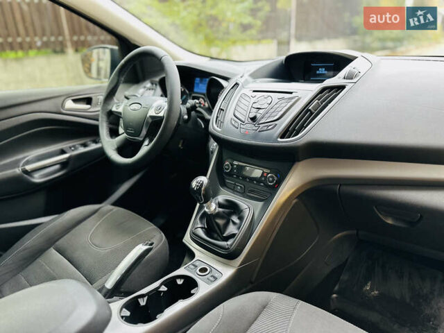 Серый Форд Куга, объемом двигателя 2 л и пробегом 187 тыс. км за 11500 $, фото 43 на Automoto.ua