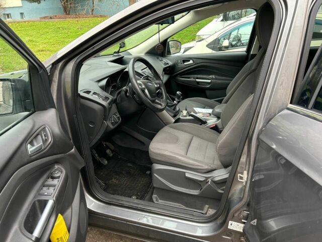 Серый Форд Куга, объемом двигателя 1.6 л и пробегом 248 тыс. км за 10500 $, фото 7 на Automoto.ua