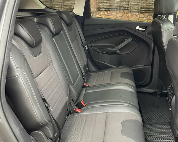 Серый Форд Куга, объемом двигателя 2 л и пробегом 209 тыс. км за 11700 $, фото 15 на Automoto.ua