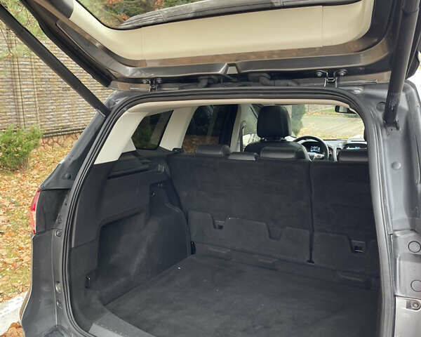 Серый Форд Куга, объемом двигателя 2 л и пробегом 209 тыс. км за 11700 $, фото 18 на Automoto.ua