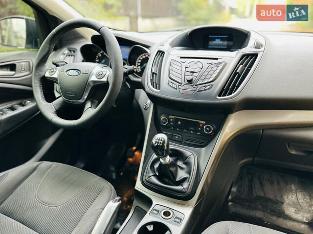 Серый Форд Куга, объемом двигателя 2 л и пробегом 187 тыс. км за 11500 $, фото 44 на Automoto.ua