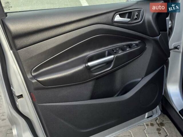 Форд Куга 2013 у Тернополі на Automoto.ua Сірий Форд Куга, об'ємом двигуна 2 л та пробігом 211 тис. км за 9999 $, фото 19 на Automoto.ua