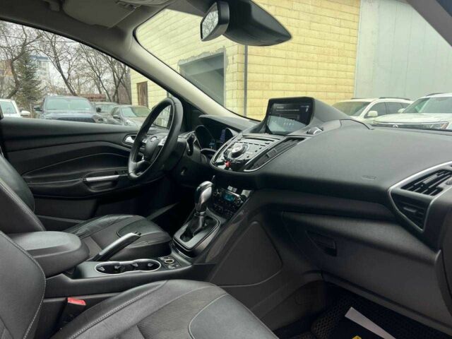 Сірий Форд Куга, об'ємом двигуна 2 л та пробігом 216 тис. км за 13500 $, фото 19 на Automoto.ua