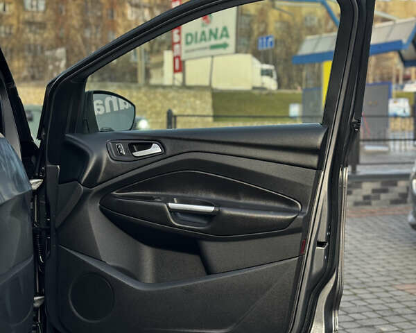 Серый Форд Куга, объемом двигателя 1.6 л и пробегом 187 тыс. км за 10599 $, фото 43 на Automoto.ua