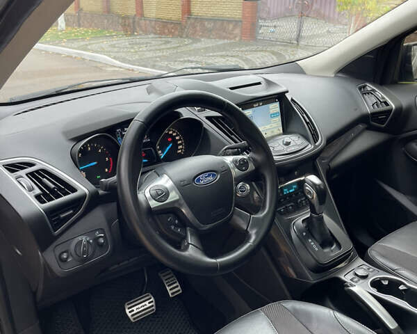 Серый Форд Куга, объемом двигателя 2 л и пробегом 209 тыс. км за 11700 $, фото 8 на Automoto.ua