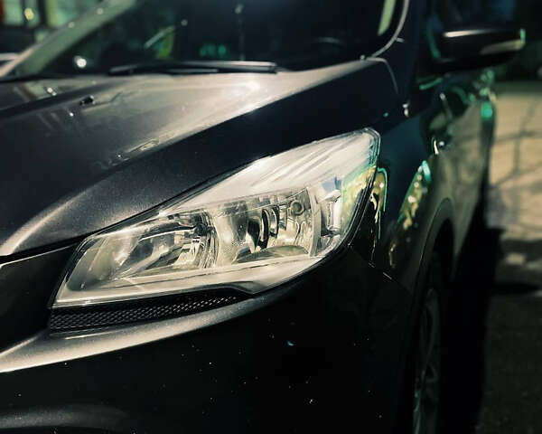 Серый Форд Куга, объемом двигателя 2 л и пробегом 205 тыс. км за 13500 $, фото 10 на Automoto.ua