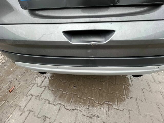 Серый Форд Куга, объемом двигателя 1.6 л и пробегом 248 тыс. км за 10500 $, фото 12 на Automoto.ua