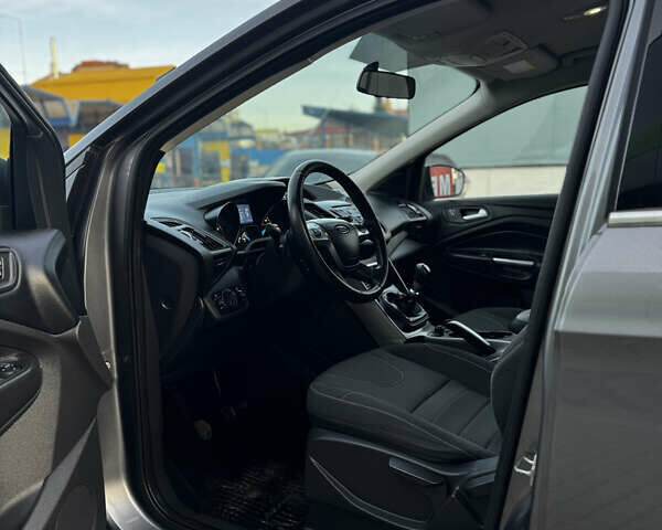 Серый Форд Куга, объемом двигателя 1.6 л и пробегом 187 тыс. км за 10599 $, фото 60 на Automoto.ua