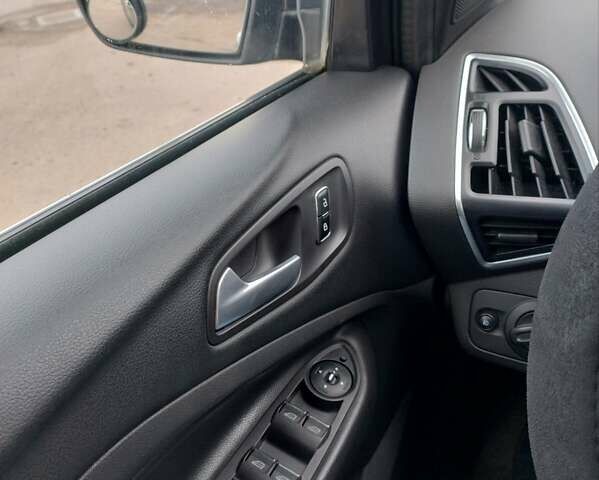 Серый Форд Куга, объемом двигателя 2 л и пробегом 182 тыс. км за 11700 $, фото 22 на Automoto.ua