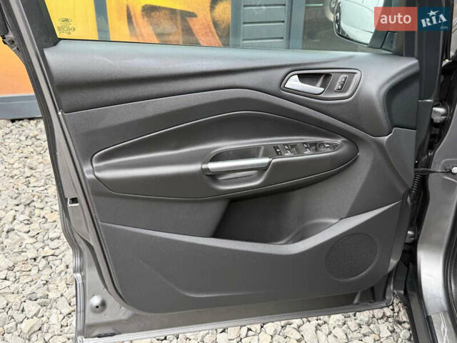 Сірий Форд Куга, об'ємом двигуна 2 л та пробігом 176 тис. км за 14500 $, фото 49 на Automoto.ua