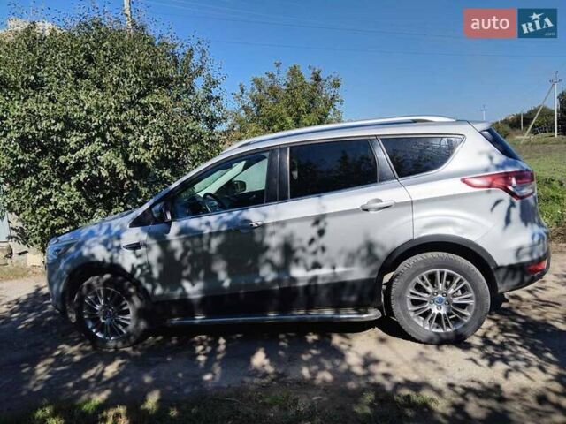 Серый Форд Куга, объемом двигателя 2 л и пробегом 130 тыс. км за 12100 $, фото 2 на Automoto.ua