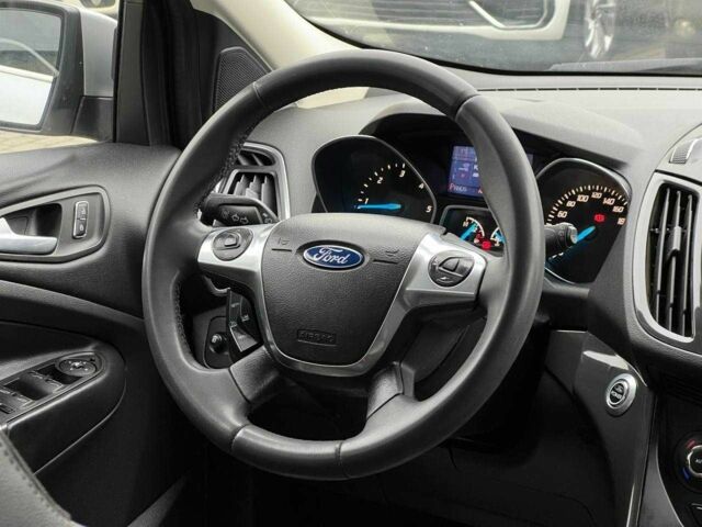 Сірий Форд Куга, об'ємом двигуна 2 л та пробігом 216 тис. км за 13500 $, фото 12 на Automoto.ua