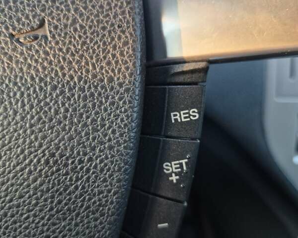 Серый Форд Куга, объемом двигателя 2 л и пробегом 185 тыс. км за 9999 $, фото 18 на Automoto.ua