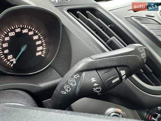 Форд Куга 2013 в Киеве на Automoto.ua Серый Форд Куга, объемом двигателя 2 л и пробегом 187 тыс. км за 10700 $, фото 21 на Automoto.ua