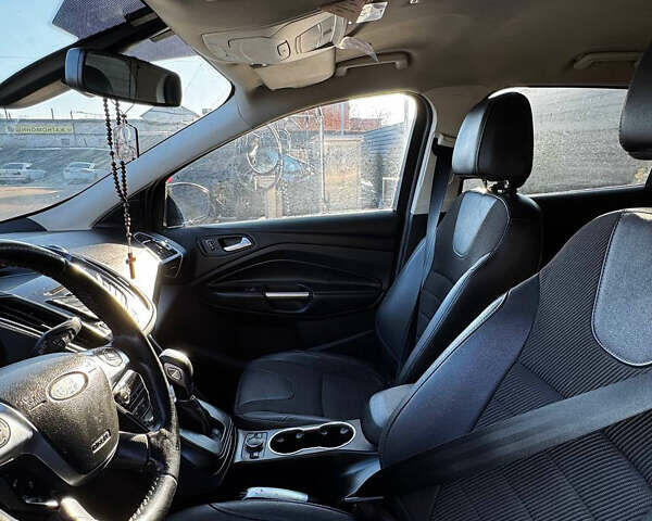 Серый Форд Куга, объемом двигателя 2 л и пробегом 227 тыс. км за 10200 $, фото 9 на Automoto.ua