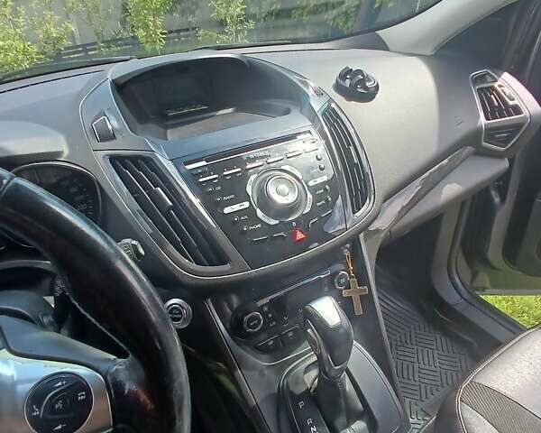 Серый Форд Куга, объемом двигателя 2 л и пробегом 207 тыс. км за 13500 $, фото 19 на Automoto.ua