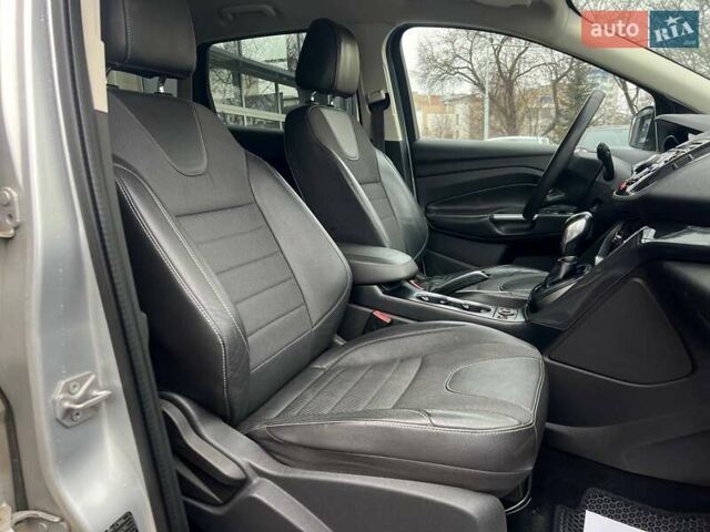 Серый Форд Куга, объемом двигателя 2 л и пробегом 216 тыс. км за 13500 $, фото 20 на Automoto.ua