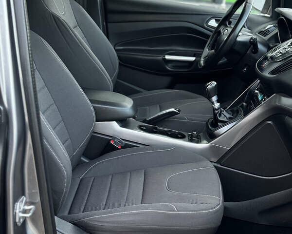 Серый Форд Куга, объемом двигателя 1.6 л и пробегом 187 тыс. км за 10599 $, фото 45 на Automoto.ua