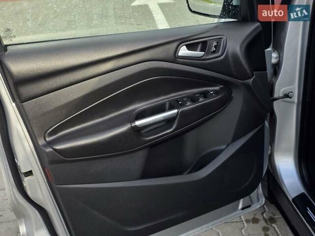 Форд Куга 2013 у Тернополі на Automoto.ua Сірий Форд Куга, об'ємом двигуна 2 л та пробігом 211 тис. км за 9999 $, фото 23 на Automoto.ua