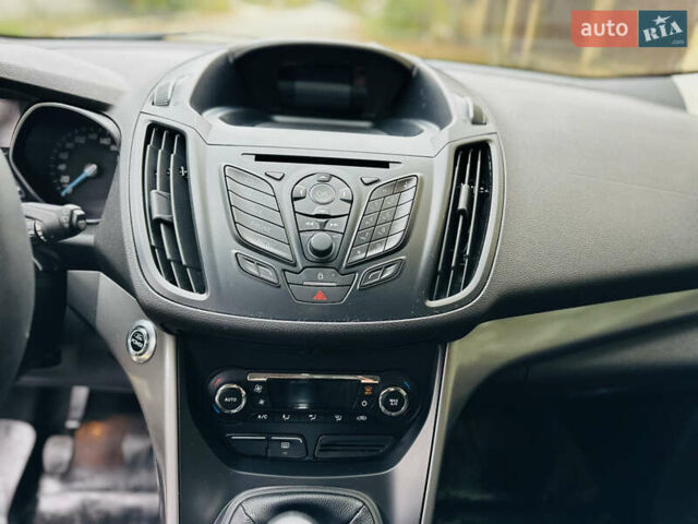 Серый Форд Куга, объемом двигателя 2 л и пробегом 187 тыс. км за 11500 $, фото 22 на Automoto.ua