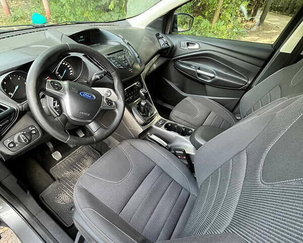 Серый Форд Куга, объемом двигателя 2 л и пробегом 172 тыс. км за 13000 $, фото 8 на Automoto.ua