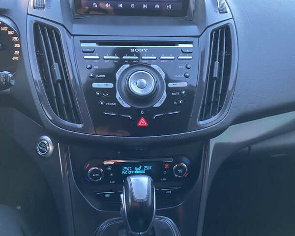 Форд Куга 2013 в Монастырище на Automoto.ua Серый Форд Куга, объемом двигателя 2 л и пробегом 239 тыс. км за 12200 $, фото 24 на Automoto.ua