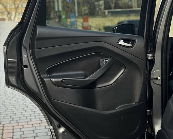 Серый Форд Куга, объемом двигателя 1.6 л и пробегом 187 тыс. км за 10599 $, фото 36 на Automoto.ua