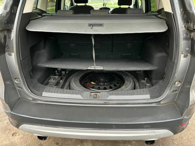 Серый Форд Куга, объемом двигателя 1.6 л и пробегом 248 тыс. км за 10500 $, фото 9 на Automoto.ua