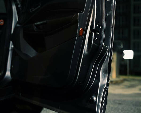 Серый Форд Куга, объемом двигателя 2 л и пробегом 205 тыс. км за 13500 $, фото 13 на Automoto.ua