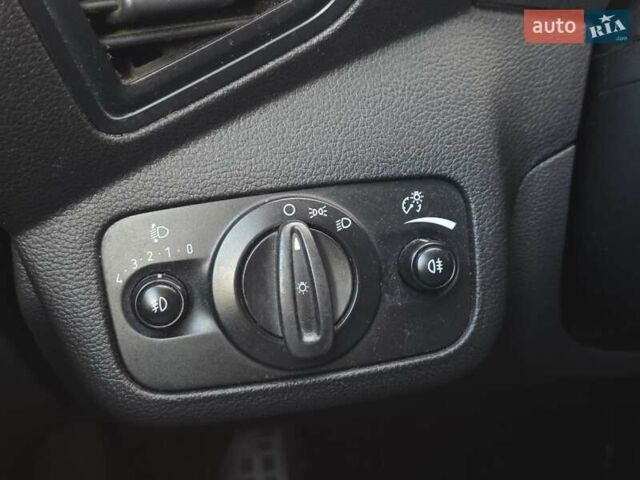 Форд Куга 2013 у Тернополі на Automoto.ua Сірий Форд Куга, об'ємом двигуна 2 л та пробігом 211 тис. км за 9999 $, фото 41 на Automoto.ua