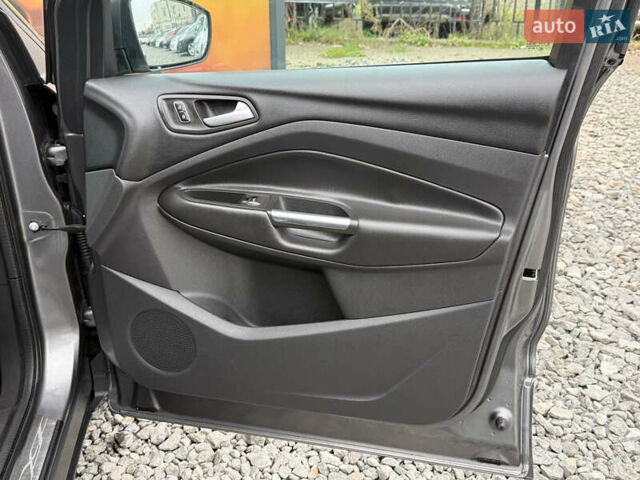 Сірий Форд Куга, об'ємом двигуна 2 л та пробігом 176 тис. км за 14500 $, фото 35 на Automoto.ua