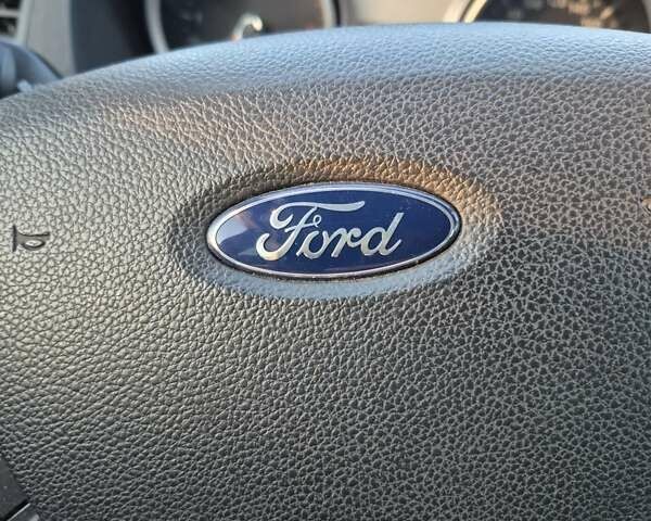 Серый Форд Куга, объемом двигателя 2 л и пробегом 185 тыс. км за 10999 $, фото 17 на Automoto.ua