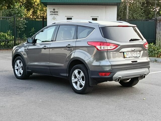 Серый Форд Куга, объемом двигателя 2 л и пробегом 172 тыс. км за 10600 $, фото 5 на Automoto.ua