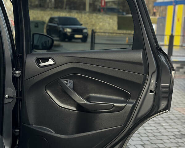 Серый Форд Куга, объемом двигателя 1.6 л и пробегом 187 тыс. км за 10599 $, фото 42 на Automoto.ua