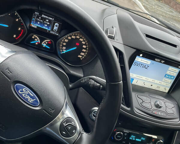 Серый Форд Куга, объемом двигателя 2 л и пробегом 209 тыс. км за 11700 $, фото 26 на Automoto.ua