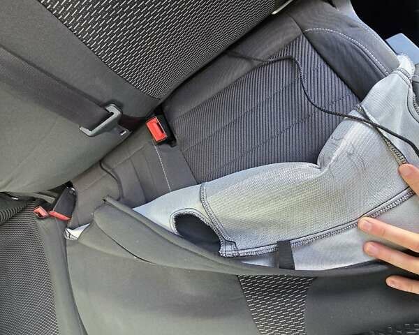 Форд Куга 2013 у Тернополі на Automoto.ua Сірий Форд Куга, об'ємом двигуна 2 л та пробігом 211 тис. км за 9999 $, фото 27 на Automoto.ua