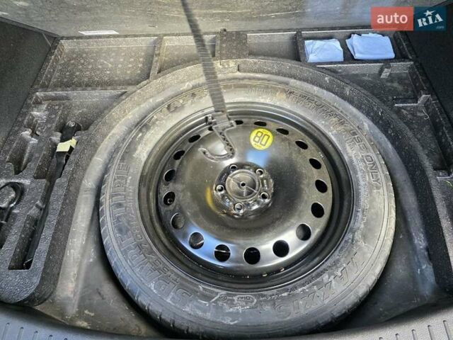 Форд Куга 2013 у Тернополі на Automoto.ua Сірий Форд Куга, об'ємом двигуна 2 л та пробігом 211 тис. км за 9999 $, фото 34 на Automoto.ua