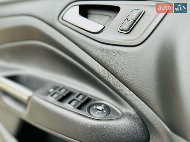 Серый Форд Куга, объемом двигателя 2 л и пробегом 187 тыс. км за 11500 $, фото 29 на Automoto.ua