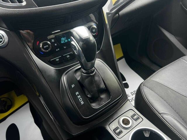 Сірий Форд Куга, об'ємом двигуна 2 л та пробігом 216 тис. км за 13500 $, фото 18 на Automoto.ua