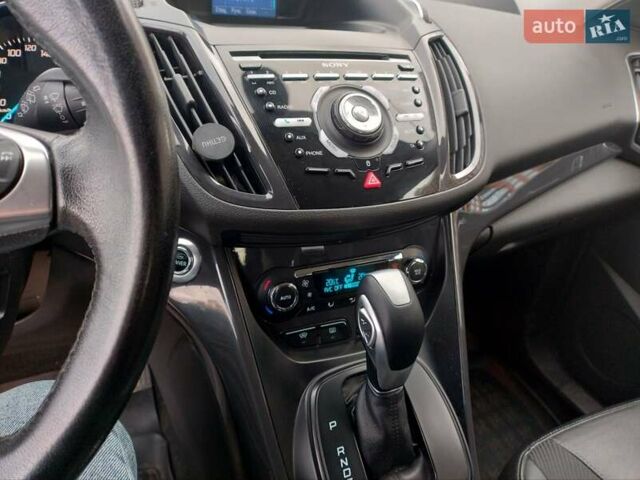 Серый Форд Куга, объемом двигателя 2 л и пробегом 182 тыс. км за 11700 $, фото 16 на Automoto.ua