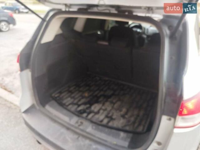 Серый Форд Куга, объемом двигателя 2 л и пробегом 212 тыс. км за 12300 $, фото 6 на Automoto.ua