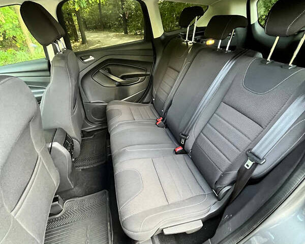 Серый Форд Куга, объемом двигателя 2 л и пробегом 172 тыс. км за 13000 $, фото 13 на Automoto.ua