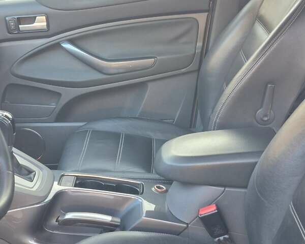 Сірий Форд Куга, об'ємом двигуна 2 л та пробігом 185 тис. км за 10500 $, фото 24 на Automoto.ua