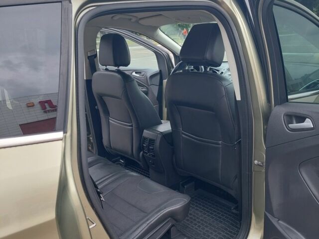 Серый Форд Куга, объемом двигателя 1.6 л и пробегом 176 тыс. км за 10500 $, фото 8 на Automoto.ua