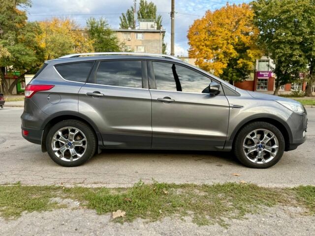 Форд Куга 2013 в Запорожье на Automoto.ua Серый Форд Куга, объемом двигателя 2 л и пробегом 248 тыс. км за 11200 $, фото 3 на Automoto.ua